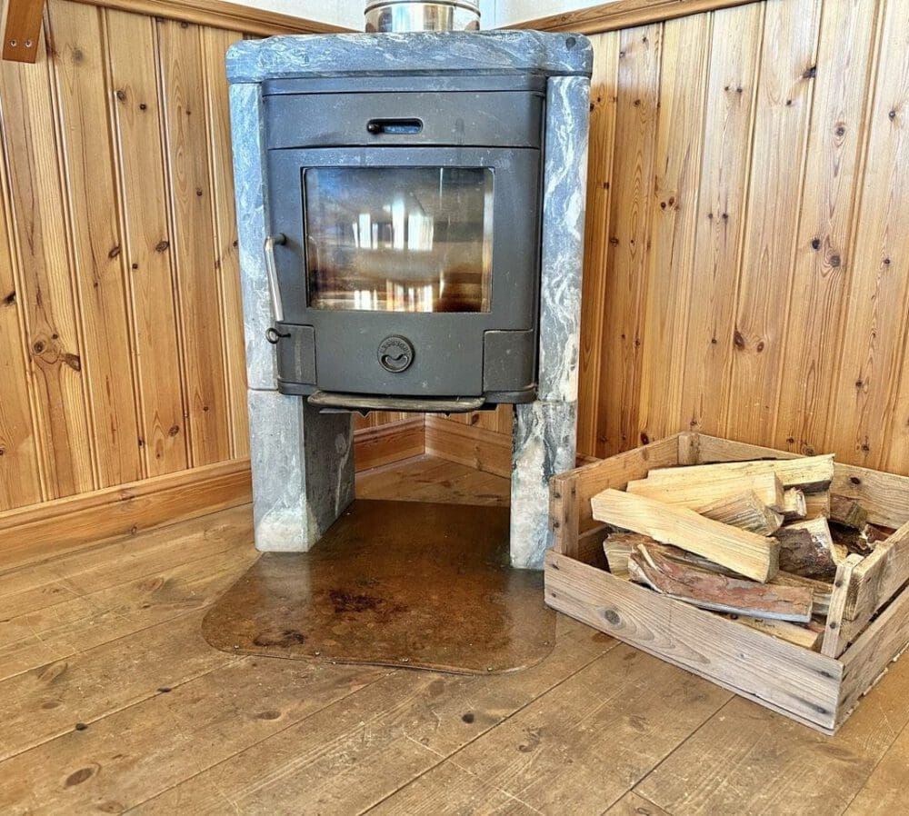 Kockstugan eldstad idöborg