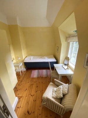 Rum 111, Vita Villan på Idöborg i Stockholms skärgård