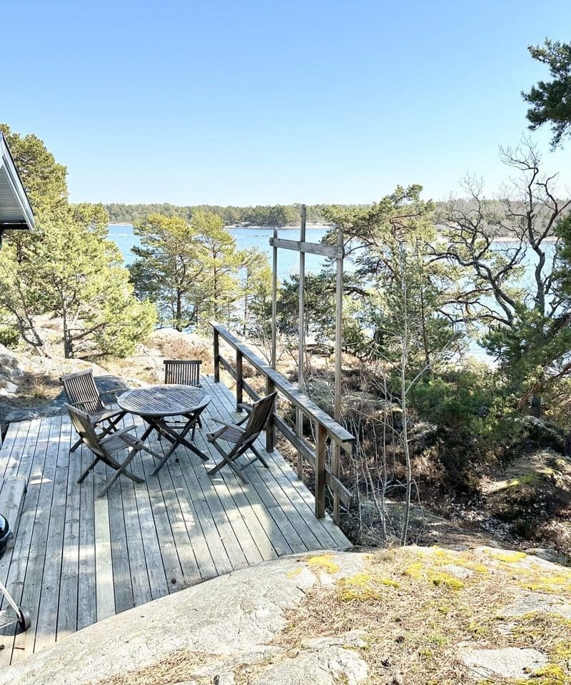 Gråmössa trädäck utsikt