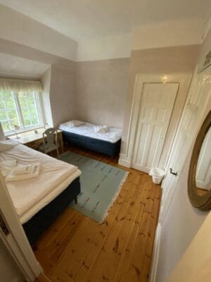 Rum 114, vita villan idöborg