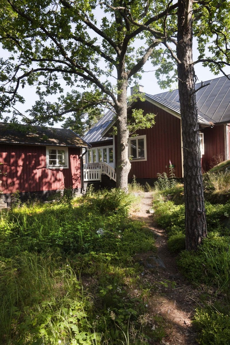 Förstugan NV + gäststuga på Idöborg i Stockholms skärgård